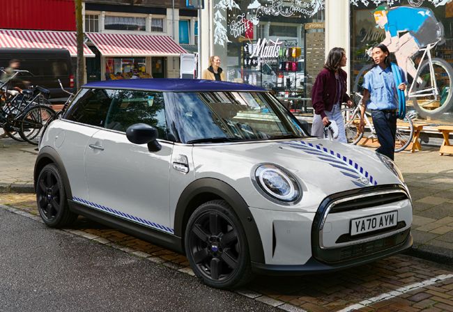 感性に訴えるストリートアート由来のデザインを纏ったミニの限定車